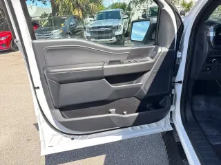 Ford F-150 2023 4x4 Lariat 4dr SuperCrew 5.5 ft. SB