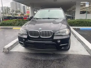 BMW X5 2013 AWD xDrive50i 4p SUV