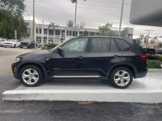 BMW X5 2013 AWD xDrive50i 4p SUV