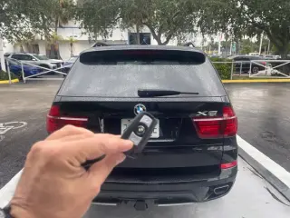 BMW X5 2013 AWD xDrive50i 4p SUV