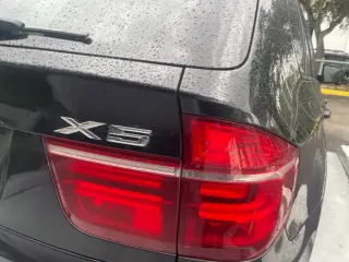 BMW X5 2013 AWD xDrive50i 4p SUV