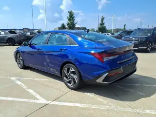 Hyundai ELANTRA 2025 SEL Conveniencia 4p Sedan