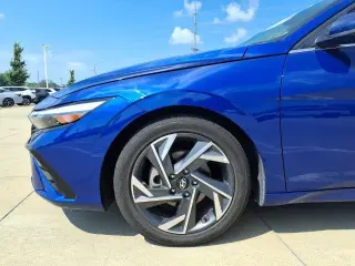 Hyundai ELANTRA 2025 SEL Conveniencia 4p Sedan