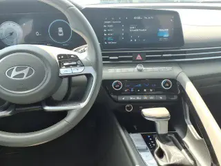 Hyundai ELANTRA 2025 SEL Conveniencia 4p Sedan