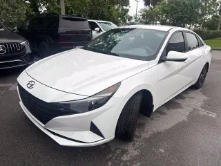 Hyundai ELANTRA 2023 SEL 4p Sedan
