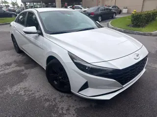 Hyundai ELANTRA 2023 SEL 4p Sedan