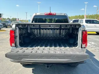 Chevrolet Colorado 2023 4x4 Z71 4p Puerta Lateral Cabina de Tripulacion 5 ft. SB