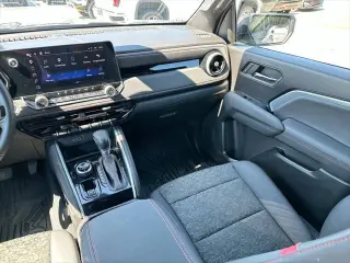Chevrolet Colorado 2023 4x4 Z71 4p Puerta Lateral Cabina de Tripulacion 5 ft. SB
