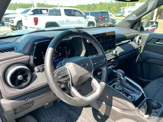 Chevrolet Colorado 2023 4x4 Z71 4p Puerta Lateral Cabina de Tripulacion 5 ft. SB