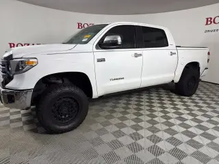 Toyota Tundra 2020 4x4 Limited 4dr CrewMax Cab Pickup SB