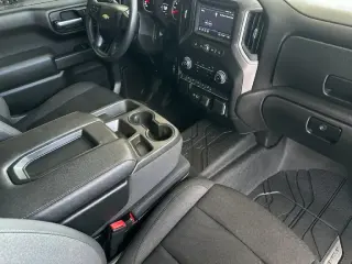 Chevrolet Silverado 1500 2022 4x4 Custom 4dr Crew Cab 5.8 ft. SB