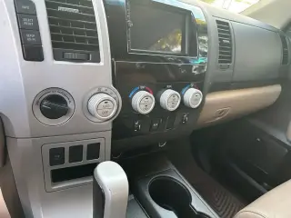 Toyota Tundra 2007 Limited 4dr Double Cab 4WD SB (5.7L V8)