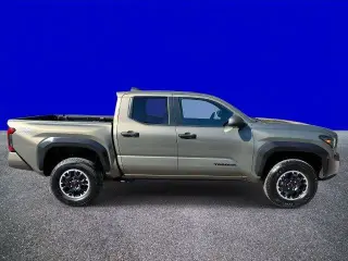 Toyota Tacoma 2025 4x4 SR5 4p Doble Cabina Doble 5.0 ft SB