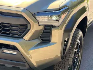 Toyota Tacoma 2025 4x4 SR5 4p Doble Cabina Doble 5.0 ft SB