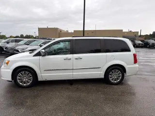 2016 Chrysler Town & Country