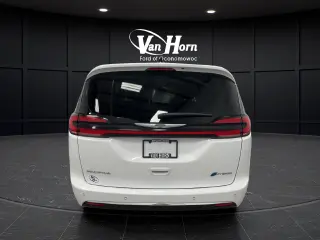 2024 Chrysler Pacifica Hybrid