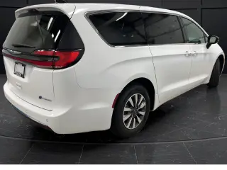 2024 Chrysler Pacifica Hybrid