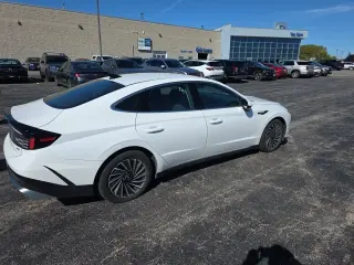 2025 Hyundai Sonata Hybrid
