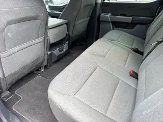 Ford F-150 2025 4x4 XLT 4p SuperCrew 5.5 ft. SB Metálico Icon Silver