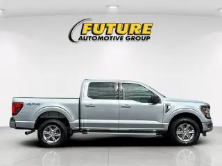 Ford F-150 2025 4x4 XLT 4p SuperCrew 5.5 ft. SB Metálico Icon Silver