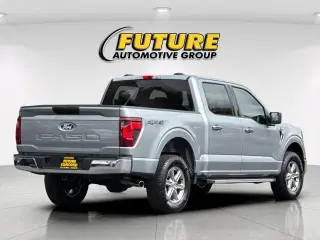Ford F-150 2025 4x4 XLT 4p SuperCrew 5.5 ft. SB Metálico Icon Silver