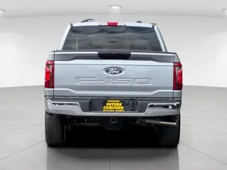 Ford F-150 2025 4x4 XLT 4p SuperCrew 5.5 ft. SB Metálico Icon Silver