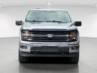 Ford F-150 2025 4x4 XLT 4p SuperCrew 5.5 ft. SB Metálico Icon Silver