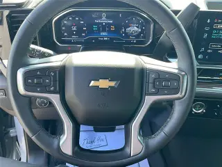 Chevrolet Silverado 1500 2024 4x4 LT 4p. Cabina Extendida con 2 Puertas y 5.8 pies de caja estanca con 2 niveles