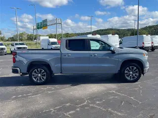Chevrolet Silverado 1500 2024 4x4 LT 4p. Cabina Extendida con 2 Puertas y 5.8 pies de caja estanca con 2 niveles