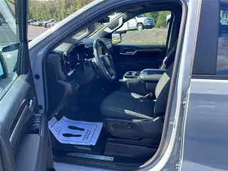 Chevrolet Silverado 1500 2024 4x4 LT 4p. Cabina Extendida con 2 Puertas y 5.8 pies de caja estanca con 2 niveles