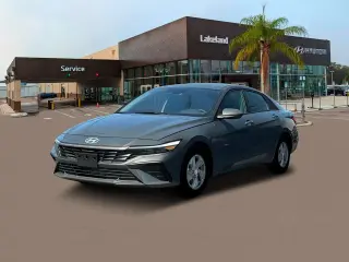 Hyundai ELANTRA 2025 SE 4p Sedana