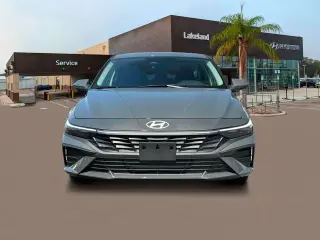 Hyundai ELANTRA 2025 SE 4p Sedana