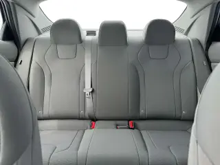 Hyundai ELANTRA 2025 SE 4p Sedana