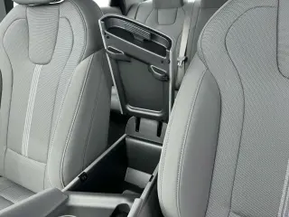 Hyundai ELANTRA 2025 SE 4p Sedana