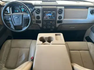 Ford F-150 2013 4x2 King Ranch 4p SuperCrew Estilo lateral 5.5 ft. SB