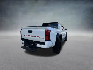 Toyota Tacoma 2025 4x2 TRD Deportivo 4 puertas Cabina Doble 5.0 ft SB