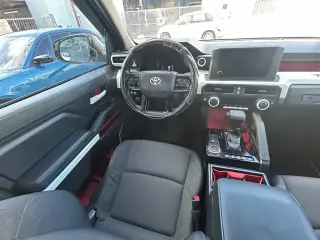 Toyota Tacoma 2025 4x2 TRD Deportivo 4 puertas Cabina Doble 5.0 ft SB