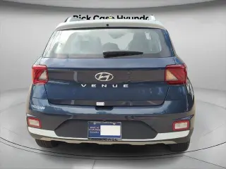 Hyundai VENUE 2025 Limited crossover de 4 puertas