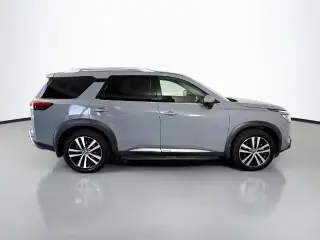 Nissan Pathfinder 2023 AWD Platinum 4p SUV