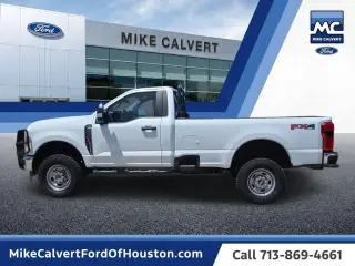 Ford F-250 Super Duty 2023 4x4 XL Cabina Regular 2p 8 ft. LB Pickup