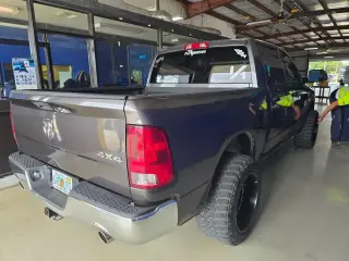 Ram 1500 Clásico 2023 4x4 Tradesman 4p Equipo de Camión de Cabina Completa 5.5 ft. SB