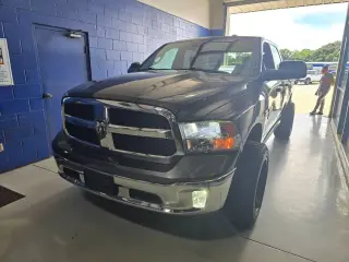 Ram 1500 Clásico 2023 4x4 Tradesman 4p Equipo de Camión de Cabina Completa 5.5 ft. SB