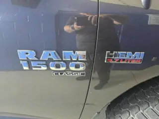 Ram 1500 Clásico 2023 4x4 Tradesman 4p Equipo de Camión de Cabina Completa 5.5 ft. SB