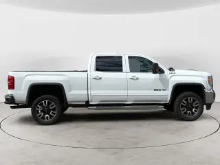GMC Sierra 2500HD 2017 4x4 SLE 4dr Crew Cab LB