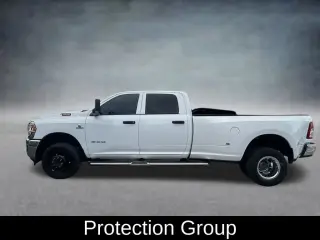 Ram 3500 2022 4x4 Tradesman 4p Camión de cabina doble 8 ft. LB DRW