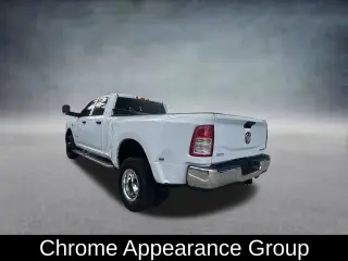 Ram 3500 2022 4x4 Tradesman 4p Camión de cabina doble 8 ft. LB DRW