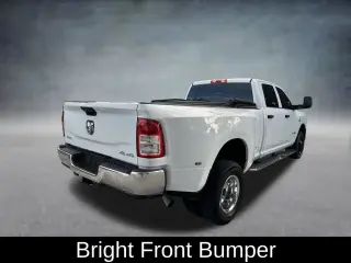Ram 3500 2022 4x4 Tradesman 4p Camión de cabina doble 8 ft. LB DRW
