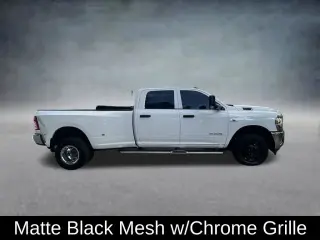 Ram 3500 2022 4x4 Tradesman 4p Camión de cabina doble 8 ft. LB DRW
