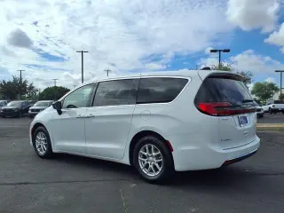 Chrysler Pacifica 2025 Select 4dr Mini-Van