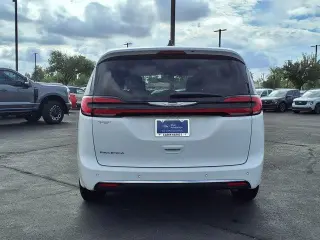 Chrysler Pacifica 2025 Select 4dr Mini-Van
